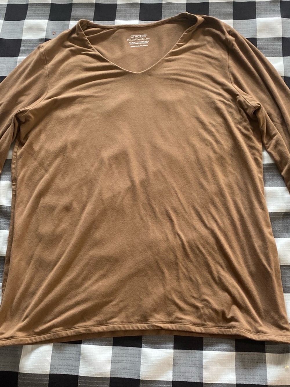 Chico’s The Ultimate Tee 2 V-Neck 3/4 sleeve Top Camel Brown Rayon Spandex | L
